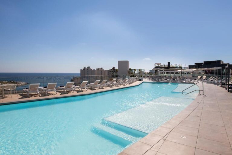 Be Hotel Malta Zwembad