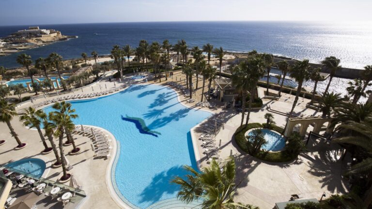 Hilton Malta Zwembad