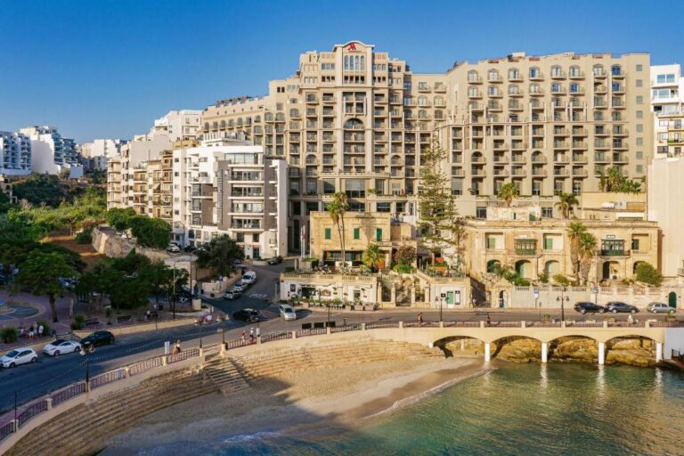 Vooraanzicht van Marriot Malta en Spa