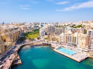 saint Julian Spinola bay en zwembad
