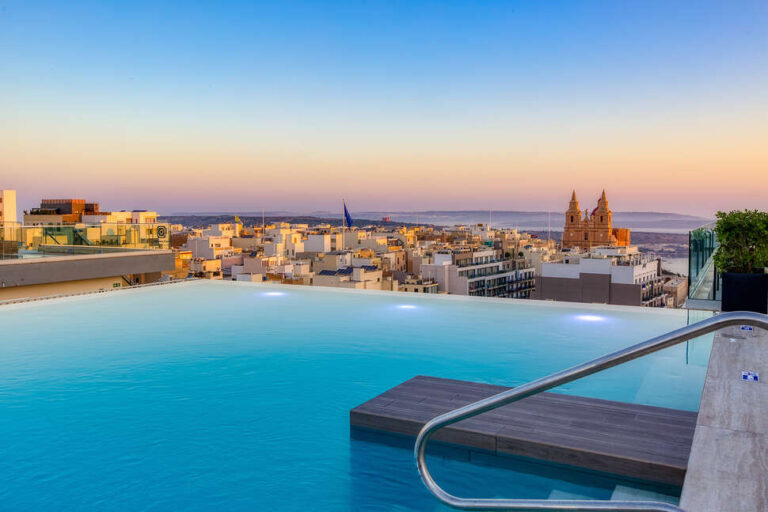 Solana hotel spa rooftop