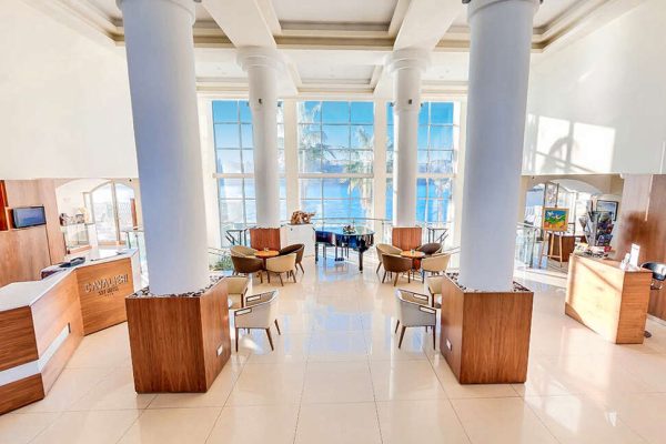 Lobby van Cavalieri Art