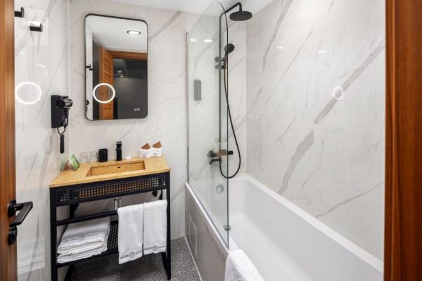 badkamer van grands suites hotel residences and spa
