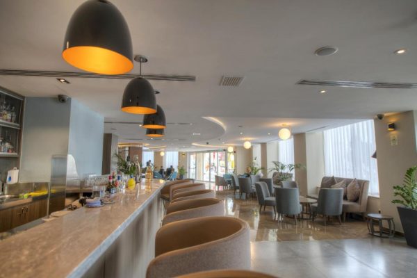 bar van waterfront
