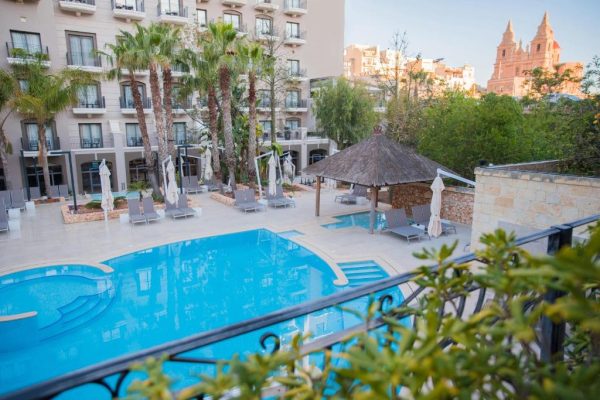 Zwembad van Maritim Antonine Hotel en Spa