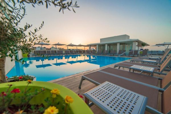 Zwembad van Maritim Antonine Hotel en Spa