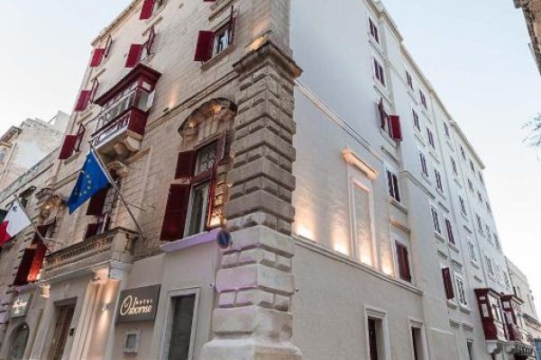 Vooraanzicht van Osborne Hotel