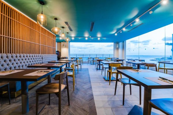 restaurant van seaview