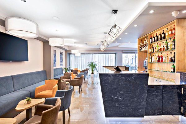 bar van st azur