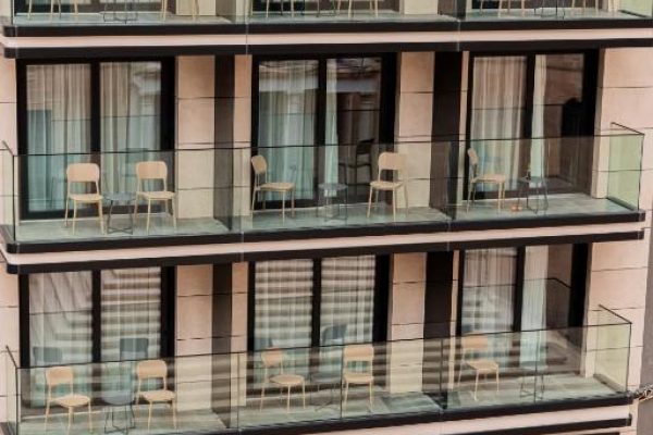 vooraanzicht van the londoner hotel st julians